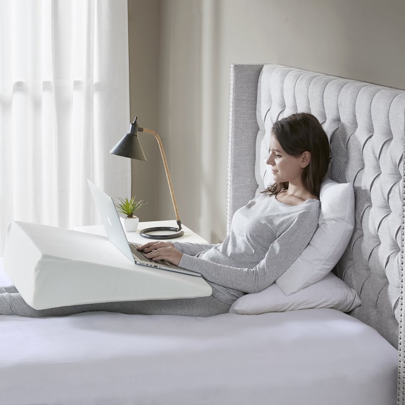 Madison Park White Memory Foam Wedge Pillow with Incline Design
