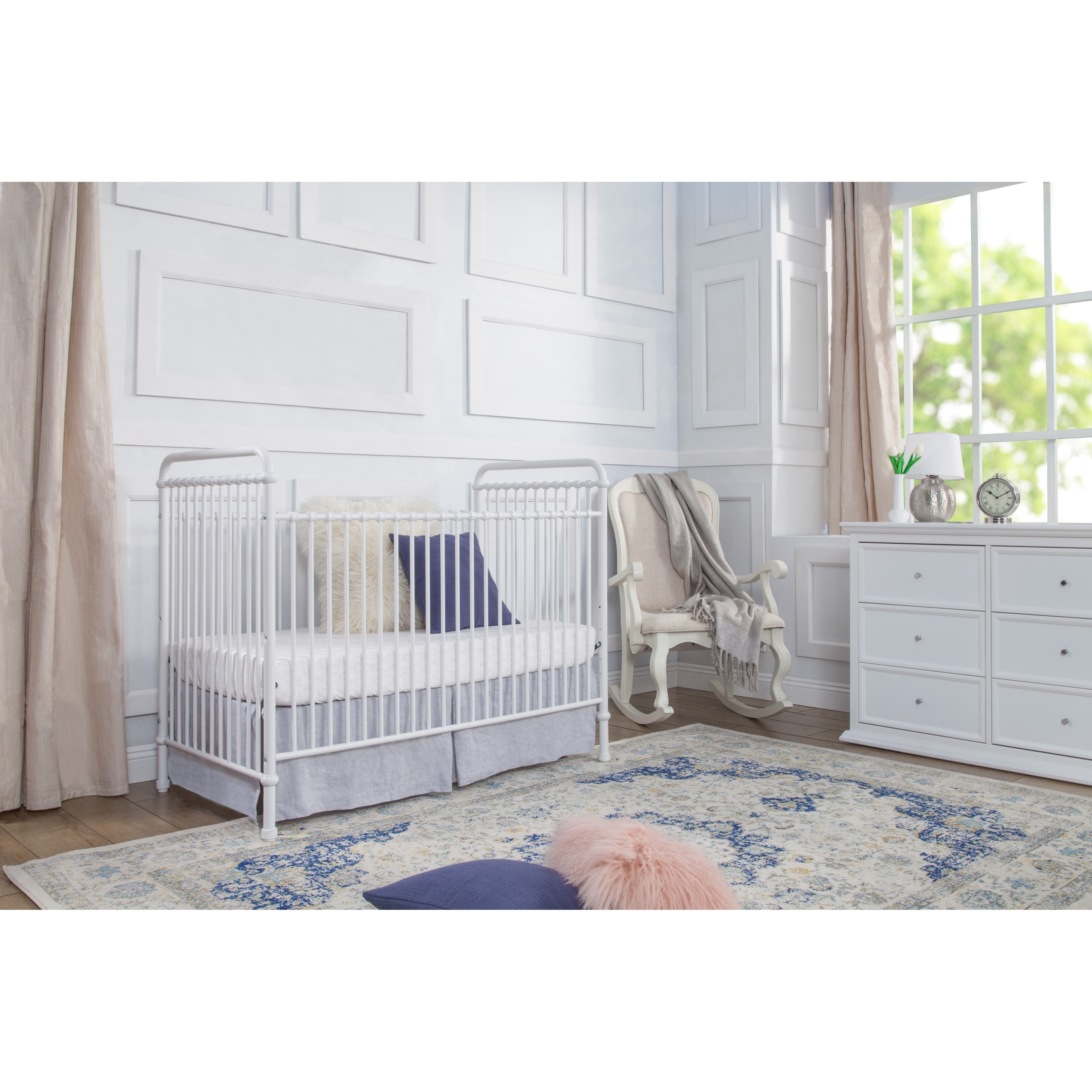 Million Dollar Baby Classic Abigail 3-in-1 Convertible Crib Bed