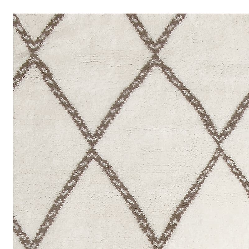 Handmade Trellis Wool Rug (India) - 8' x 10'
