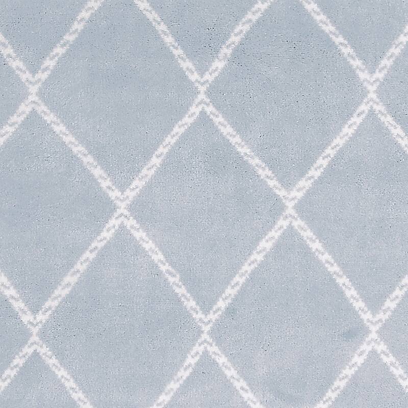 Handmade Trellis Wool Rug (India) - 8' x 10'