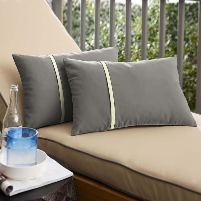 Sunbrella Canvas Charcoal with Natual Piping Detail Indoor/Outdoor Knife Edge Pillow (Set of 2)