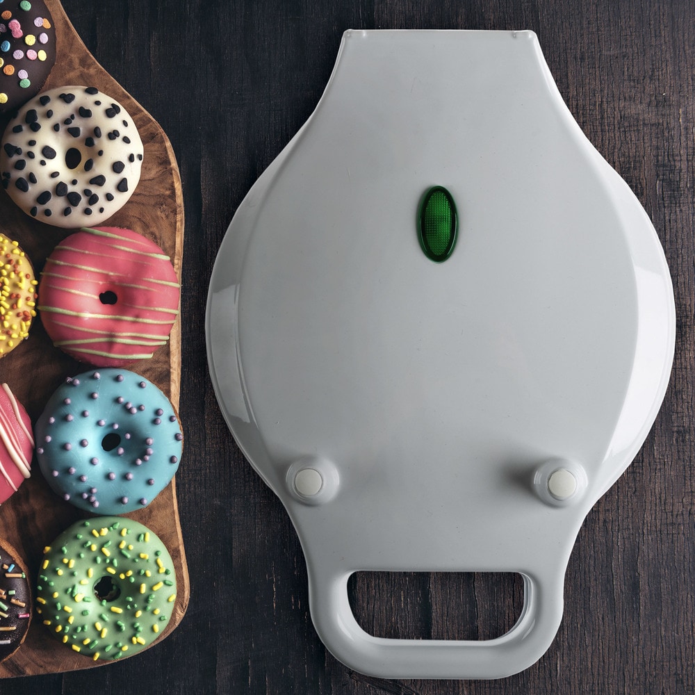 https://ak1.ostkcdn.com/images/products/19511735/Mini-Donut-Maker-Electric-Appliance-by-Chef-Buddy-a30d2b64-1e59-487e-b964-6a341830ee3d_1000.jpg