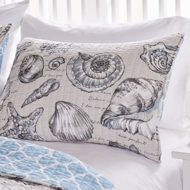Barefoot Bungalow Cruz Oversized Coastal Quilt and Pillow Sham Set