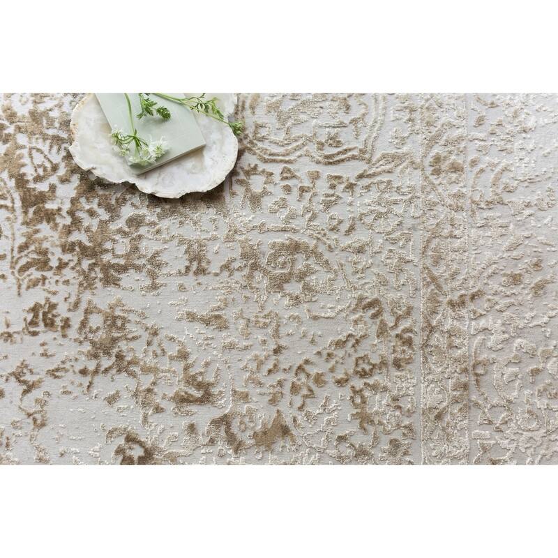 Alexander Home Mason Distressed Traditional Persian Rug