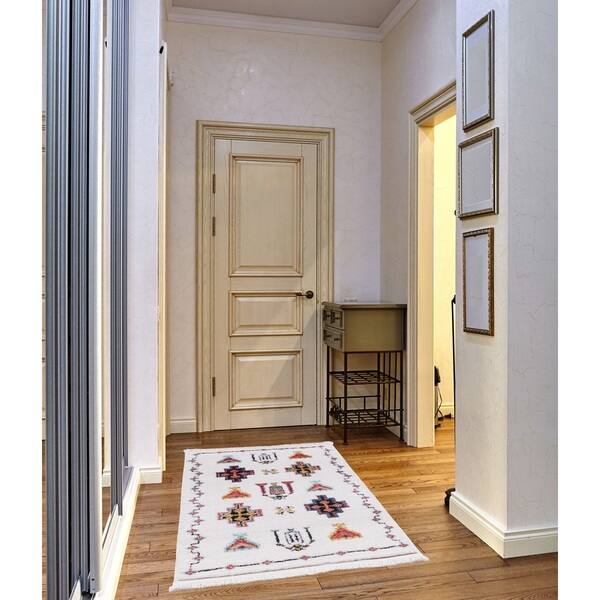 Shop Remi Frieze Collection White Runner Rug 3 X 5 2 7