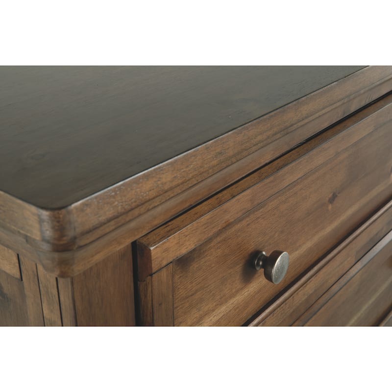 Flynnter Medium Brown 5-drawer Chest
