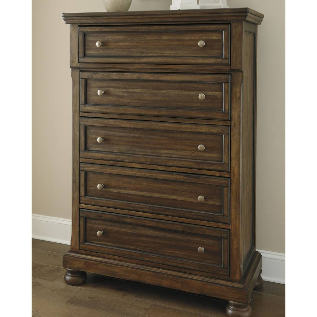 Flynnter Medium Brown 5-drawer Chest