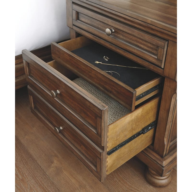 Flynnter Medium Brown 2-drawer Nightstand