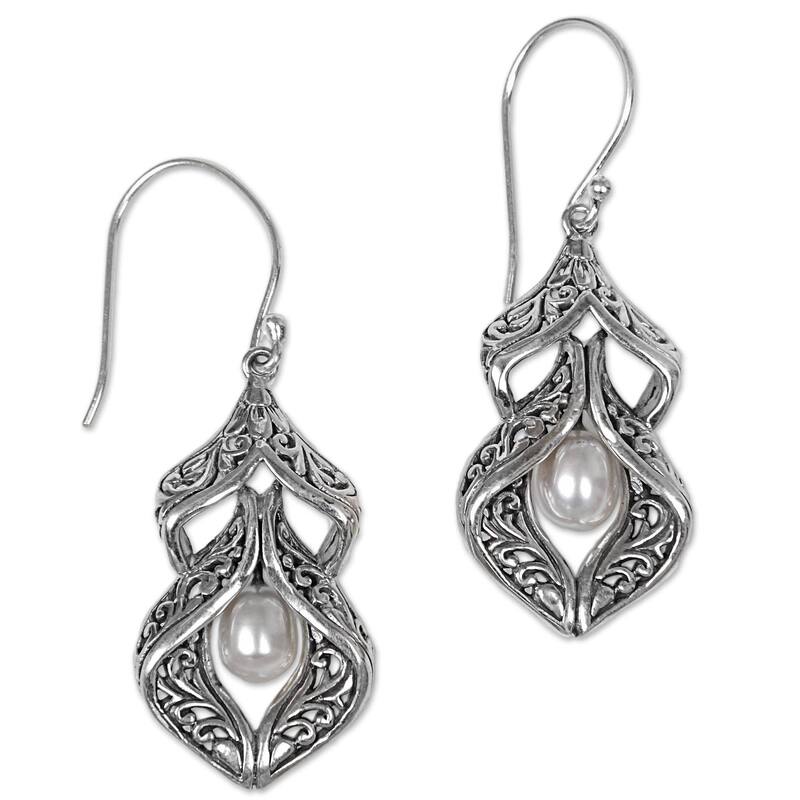 Handmade Sterling Silver Cultured Pearl Earrings (Indonesia) - 1.8*0.7