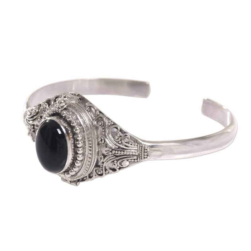 Handmade Sterling Silver Deep Gaze Onyx Bracelet (Indonesia)