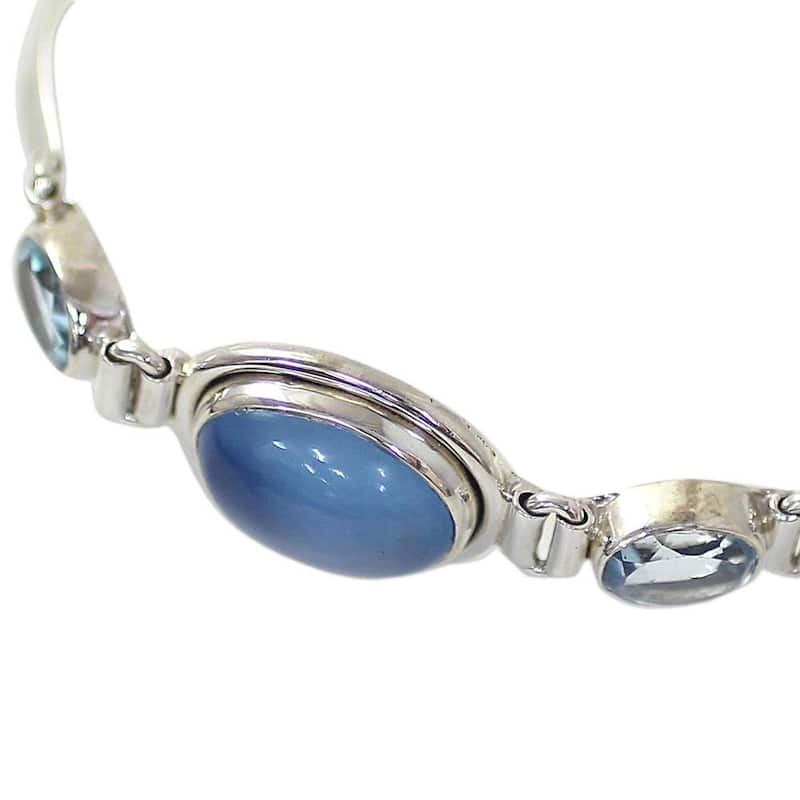 Handmade Sterling Silver 'Shining Blue' Topaz Chalcedony Bracelet (India)