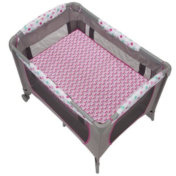 Disney Baby Sweet Wonder Play Yard Minnie Dot Fun