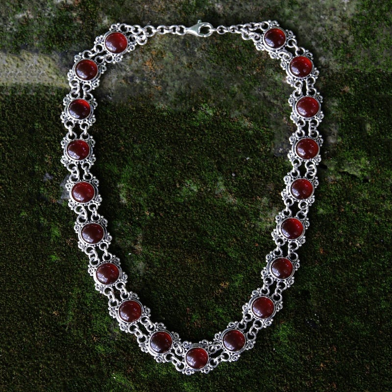 Handmade Sterling Silver 'Radiant Queen' Carnelian Choker (Indonesia)