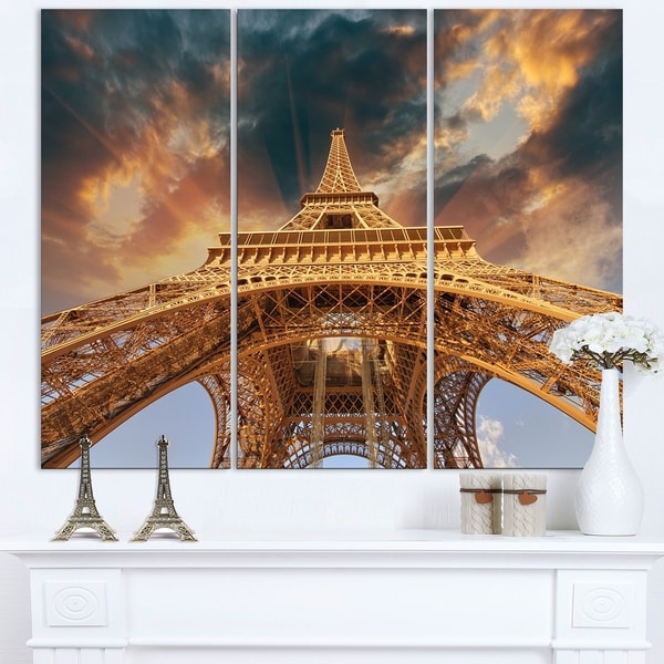 Paris Eiffel Tower in Paris with Sunset Colors - Cityscape Canvas print