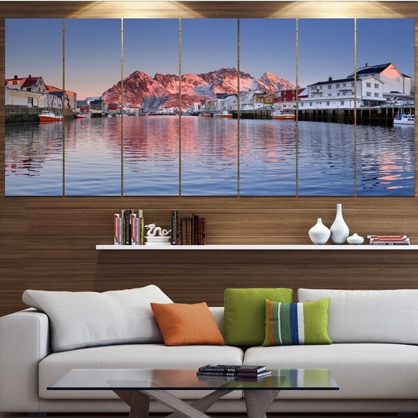 Designart 'Henningsvaer on the Lofoten Norway' Modern Landscape Canvas Art