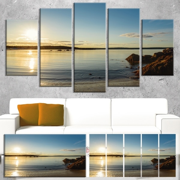 Designart 'Carters Beach Nova Scotia Canada' Modern Seashore Canvas Wall Art Print