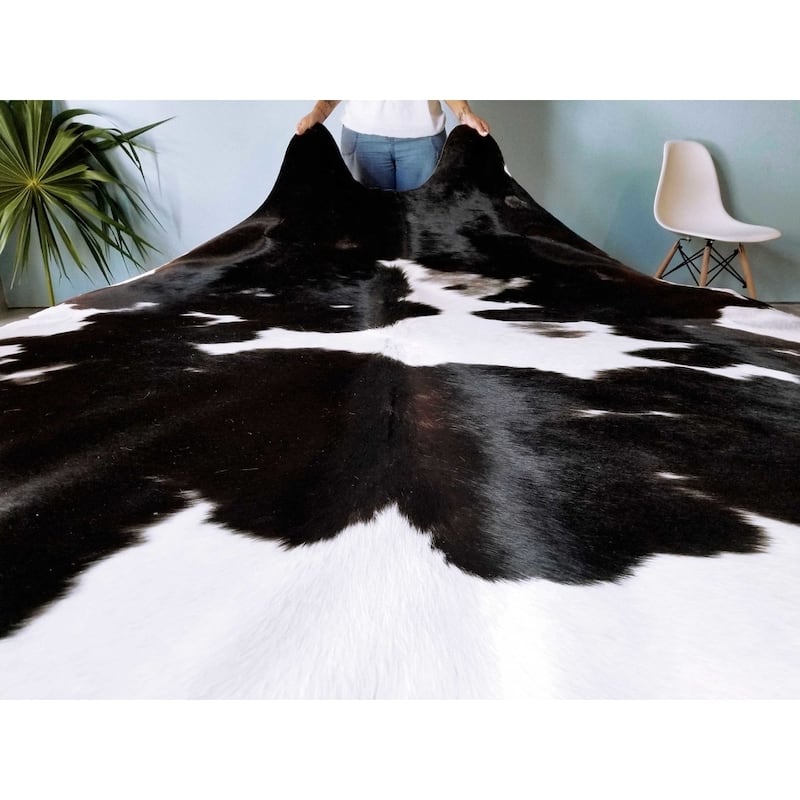 Pergamino Natural Solid Color Cowhide Rug