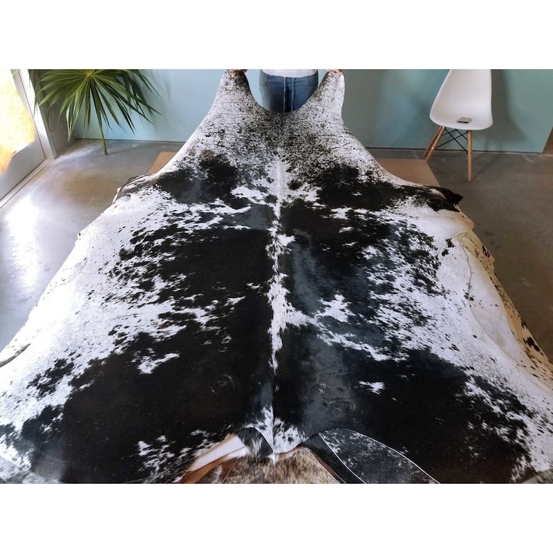 Pergamino Black Speckles Cowhide Rug