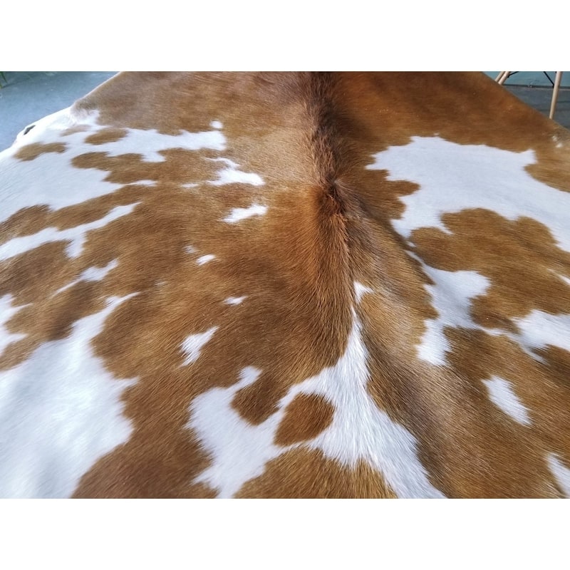 Pergamino Brown And White Cowhide Rug