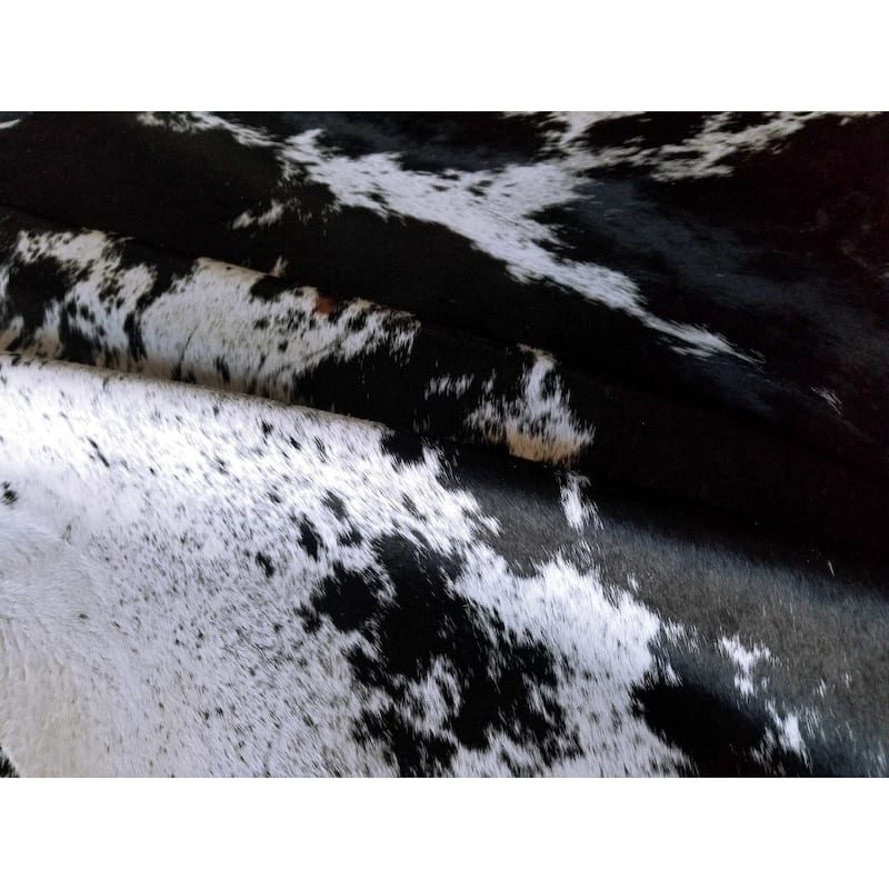 Pergamino Black Speckles Cowhide Rug