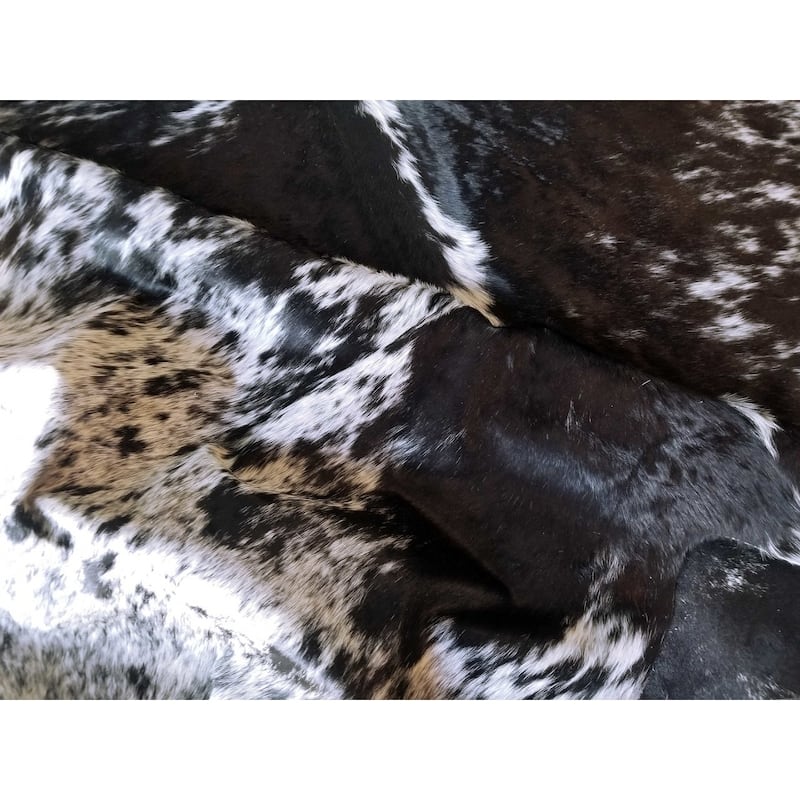 Pergamino Black Speckles Cowhide Rug