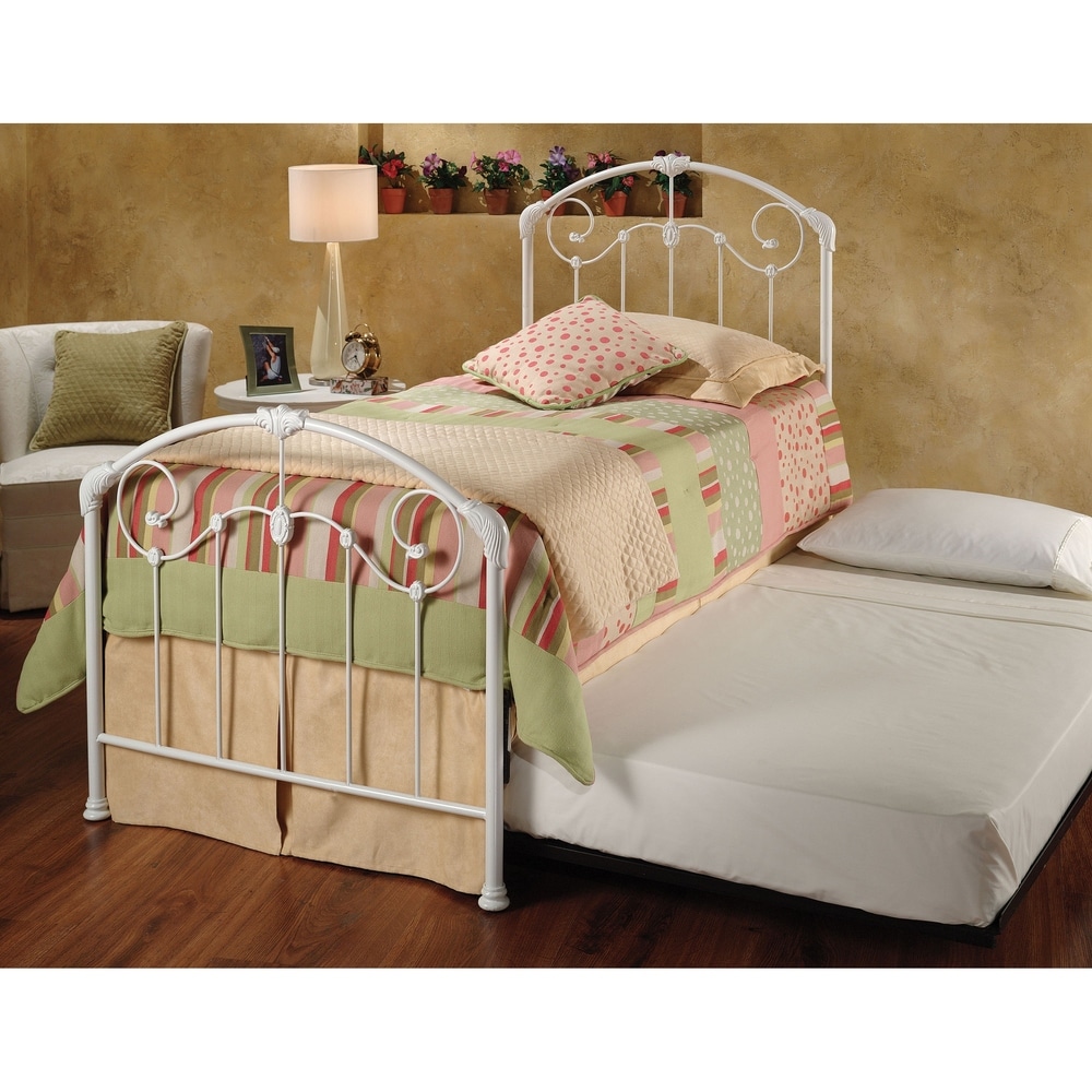 Hillsdale Maddie Twin Bed Setwith Rails and Trundle - Overstock - 19967537