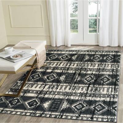 Sevita Grey Distressed Southwest Area Rug ( 7'9" x 9'5" ) - 7'9" x 9'5"