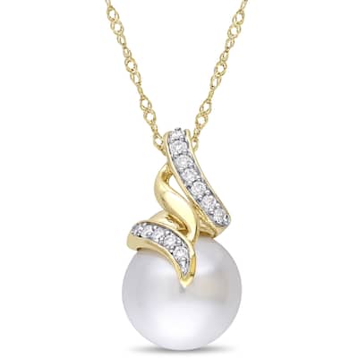 Miadora Signature Collection 14k Yellow Gold South Sea and 1/10ct TDW Diamond Swirl Solitaire Drop Necklace (9.5-10 mm) - White