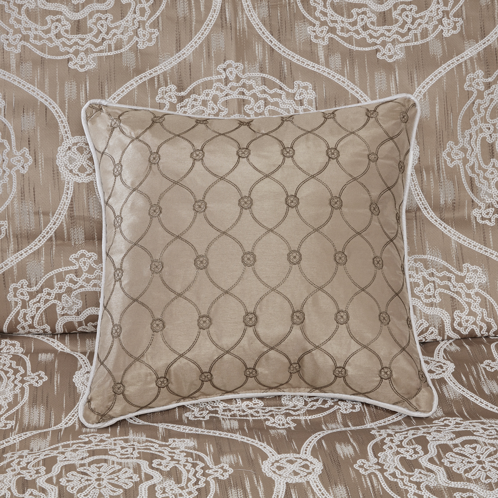 THE TOE （Madison Jacquard ） Amazon.com: Madison Park Odette Cozy Comforter Set Jacquard