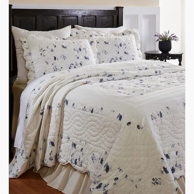 The Gray Barn Newgrange Reversible 3-piece Quilt Set