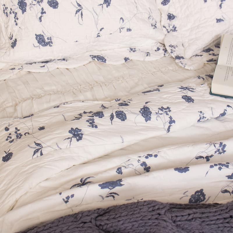 The Gray Barn Newgrange Reversible 3-piece Quilt Set
