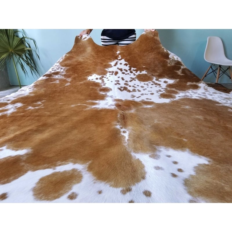 Pergamino Natural Solid Color Cowhide Rug