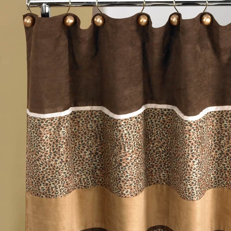 Wild Life Shower Curtain (70"x72")