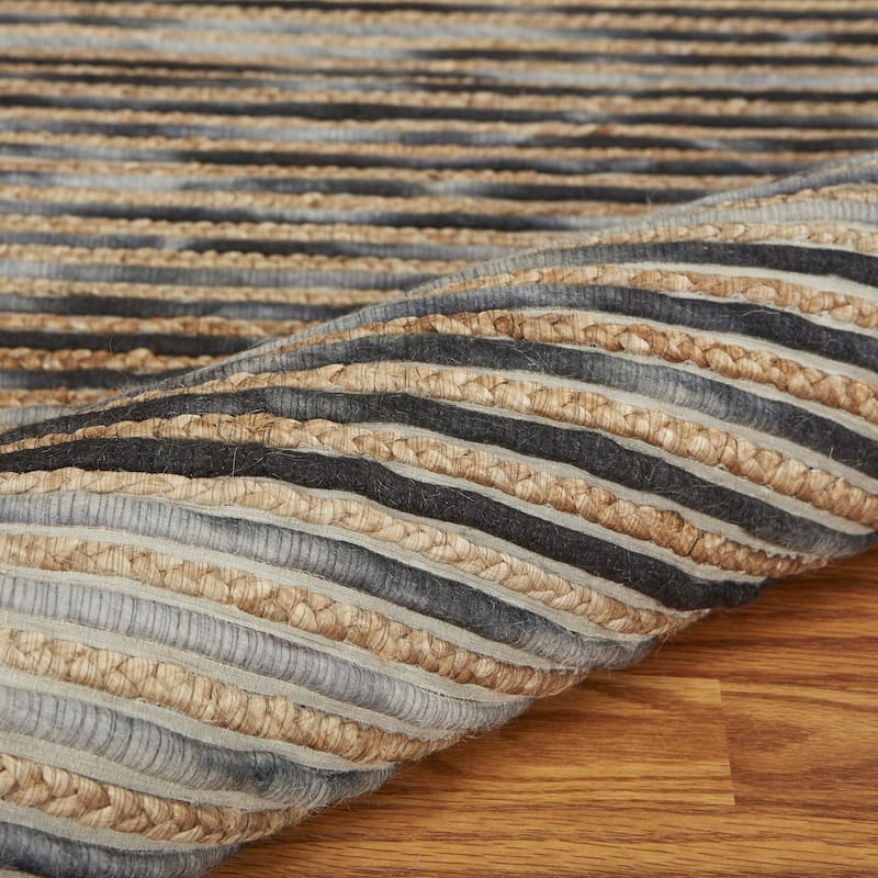 Sevita Striped Wool and Jute Indoor Area Rug (5'x8') - 5' x 7'9" - 5' x 7'9"