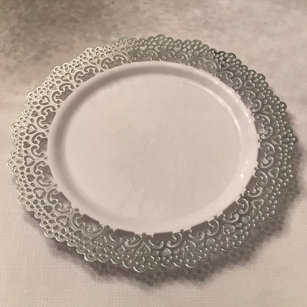 Shop Decorative Plastic Dinnerware 10 Inch Round Dinner Party