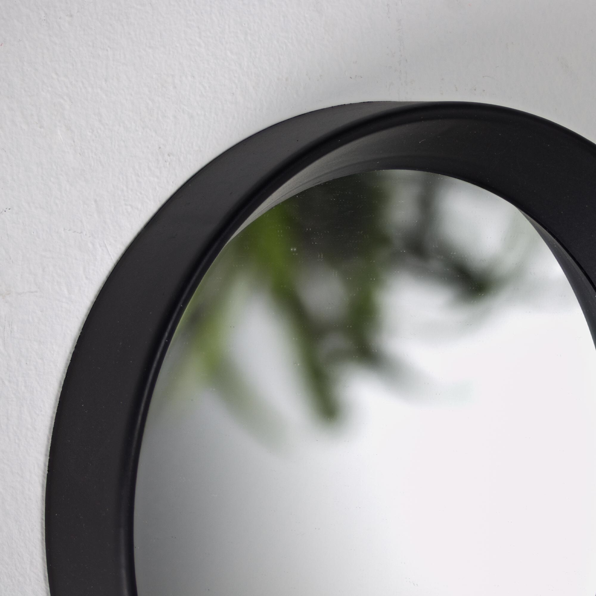 Black 9-Piece Round Mirror Set