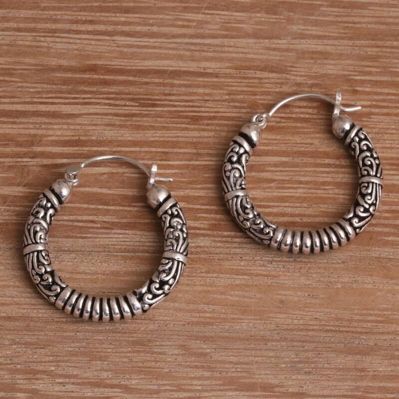 Handmade Sterling Silver Sterling Silver Lightweight Feeling Earrings (Indonesia) - 0.9*0.2