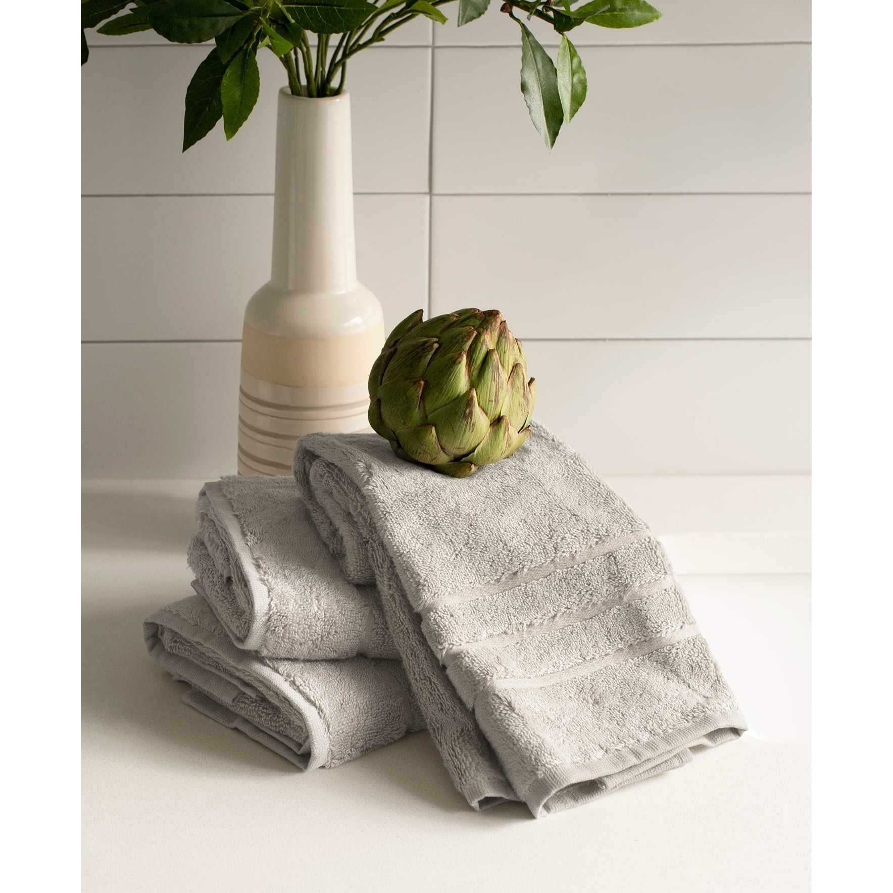 https://ak1.ostkcdn.com/images/products/20105173/Cariloha-Ultra-Soft-Viscose-from-Bamboo-Hand-Towel-3-Pc.-Set-16-X-30-89aae218-41d8-4a97-b345-6ea12d3936b6.jpg