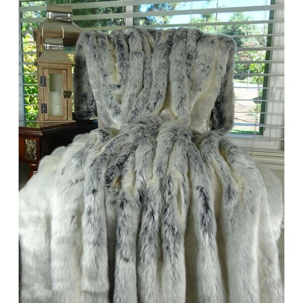 Shop Plutus Ice Blue Chinchilla Tissavel Faux Fur Throw Blanket