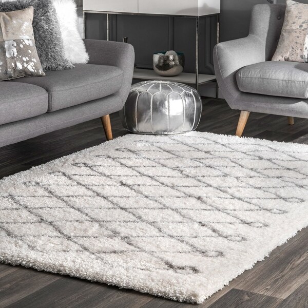 Oliver & James Eva Diamond Shag Area Rug - 6'7 x 9'