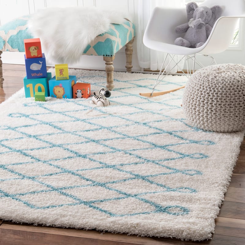 Brooklyn Rug Co Soft and Plush Cloudy Shag Diamond Rug