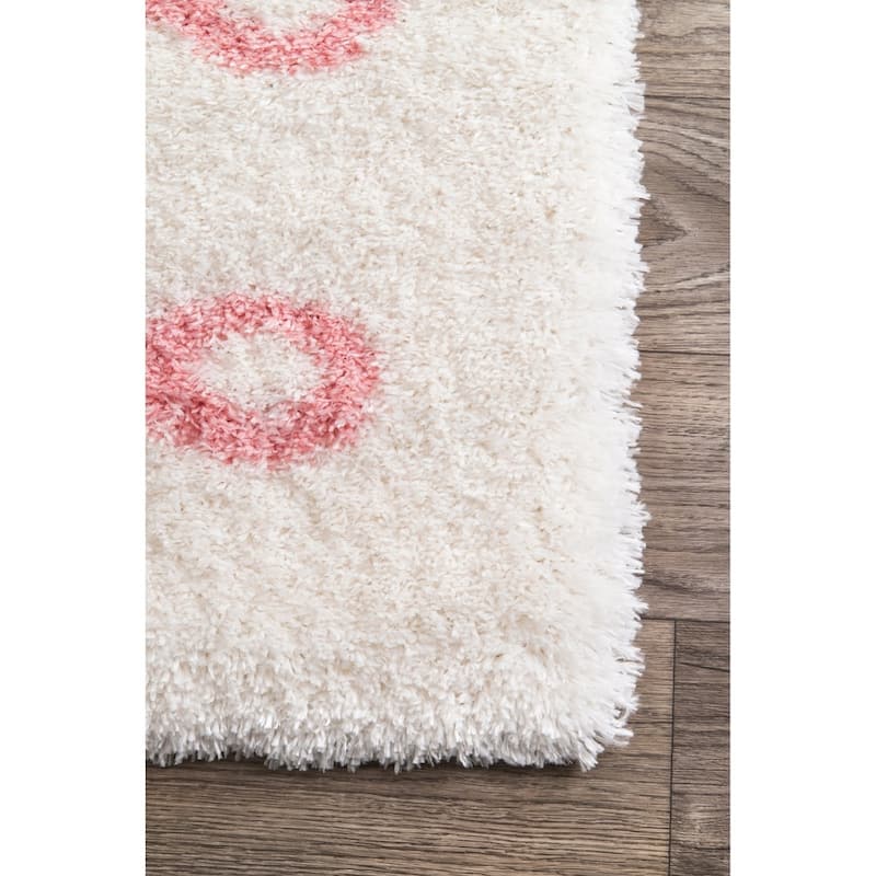 Brooklyn Rug Co Soft and Plush Cloudy Shag Diamond Rug