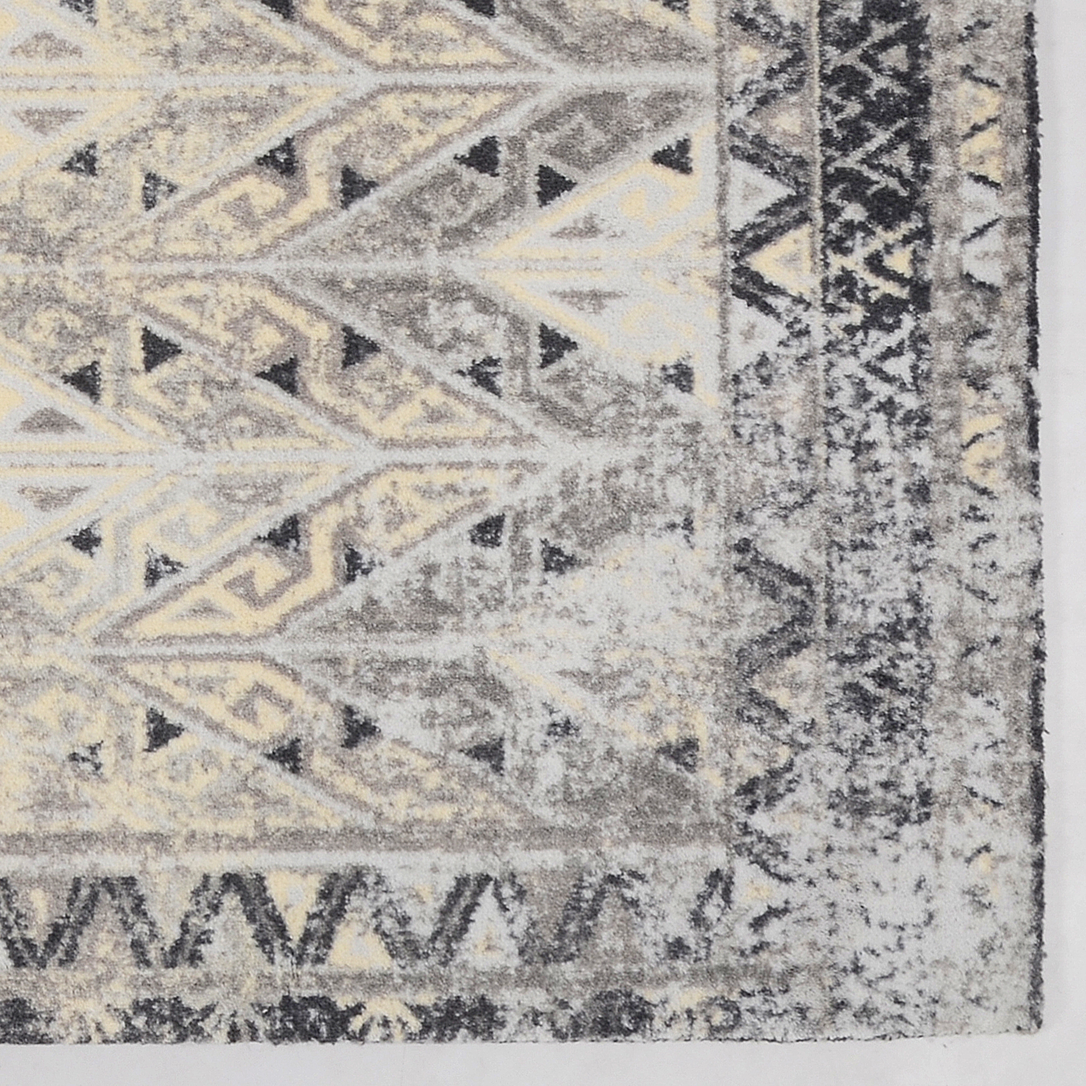 Rugsmith Grey Prime Distressed Vintage Inspired Area Rug 5 Distressed Vintage Inspired Area Rug