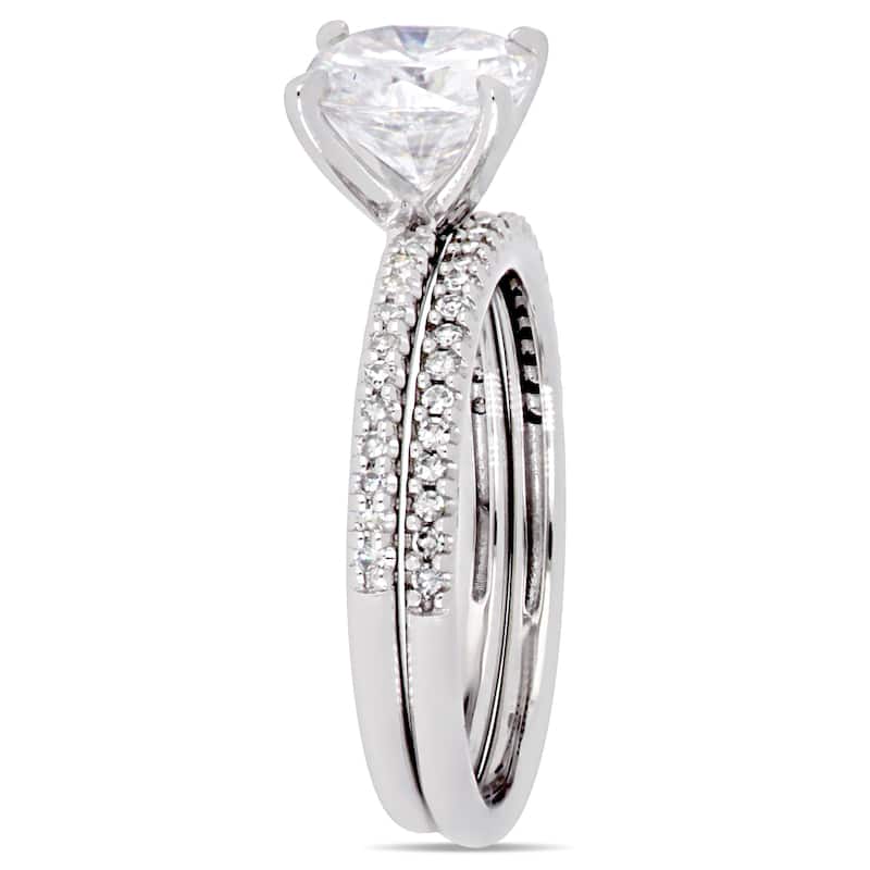 Miadora 2ct DEW Cushion-Cut Moissanite and 1/4ct TDW Diamond Bridal Ring Set in 14k White Gold