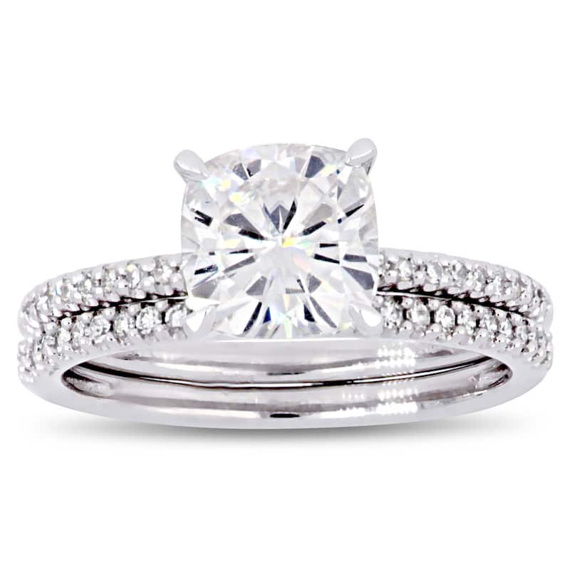 Miadora 2ct DEW Cushion-Cut Moissanite and 1/4ct TDW Diamond Bridal Ring Set in 14k White Gold