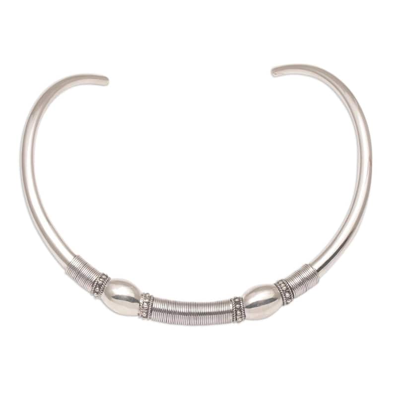NOVICA Handmade Sterling Silver Bubble Queen Necklace (Indonesia) - 8' x 10' - 8' x 10' - Adjustable Length - Silver - White
