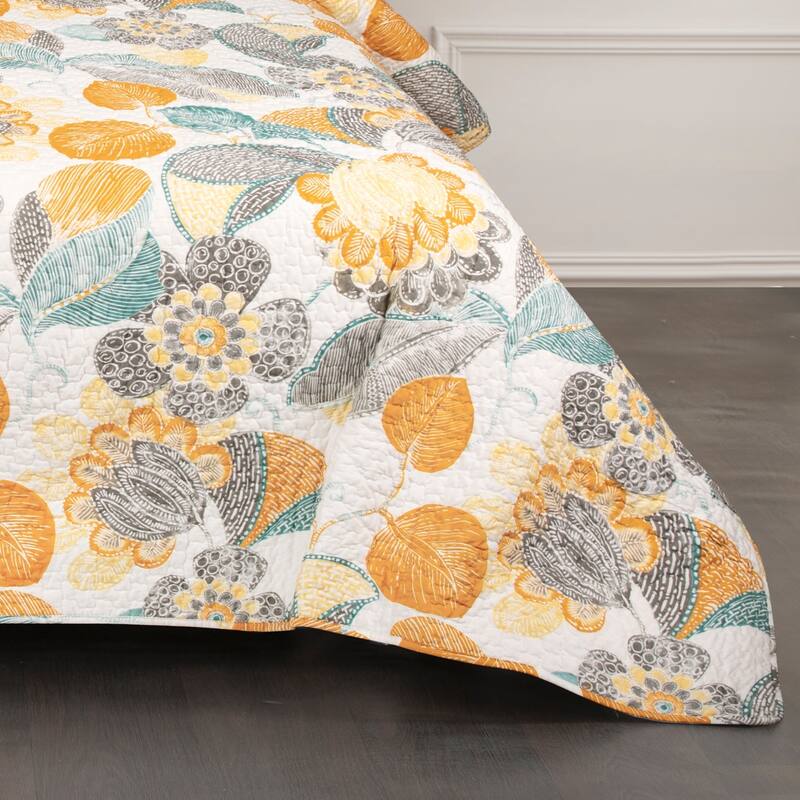 The Curated Nomad La Boheme 3-piece Floral Quilt Set