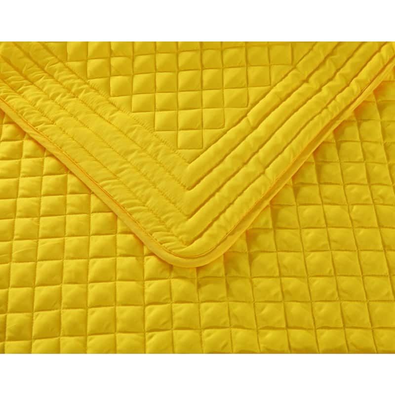 Porch & Den Clarita Microfiber Water/ Stain Resistant Quilt or Shams