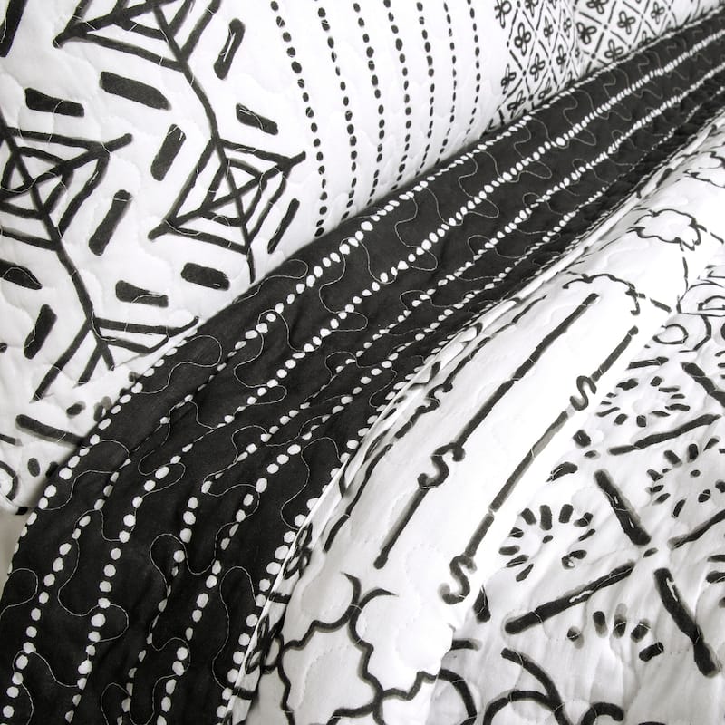 The Curated Nomad Sandia 3-piece Cotton Quilt Set