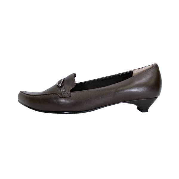 wide width kitten heel pumps
